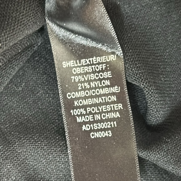 Adrianna Papell Women’s Size Medium Black Crew Neck Sweater Pink Under Shirt Top - Picture 8 of 8